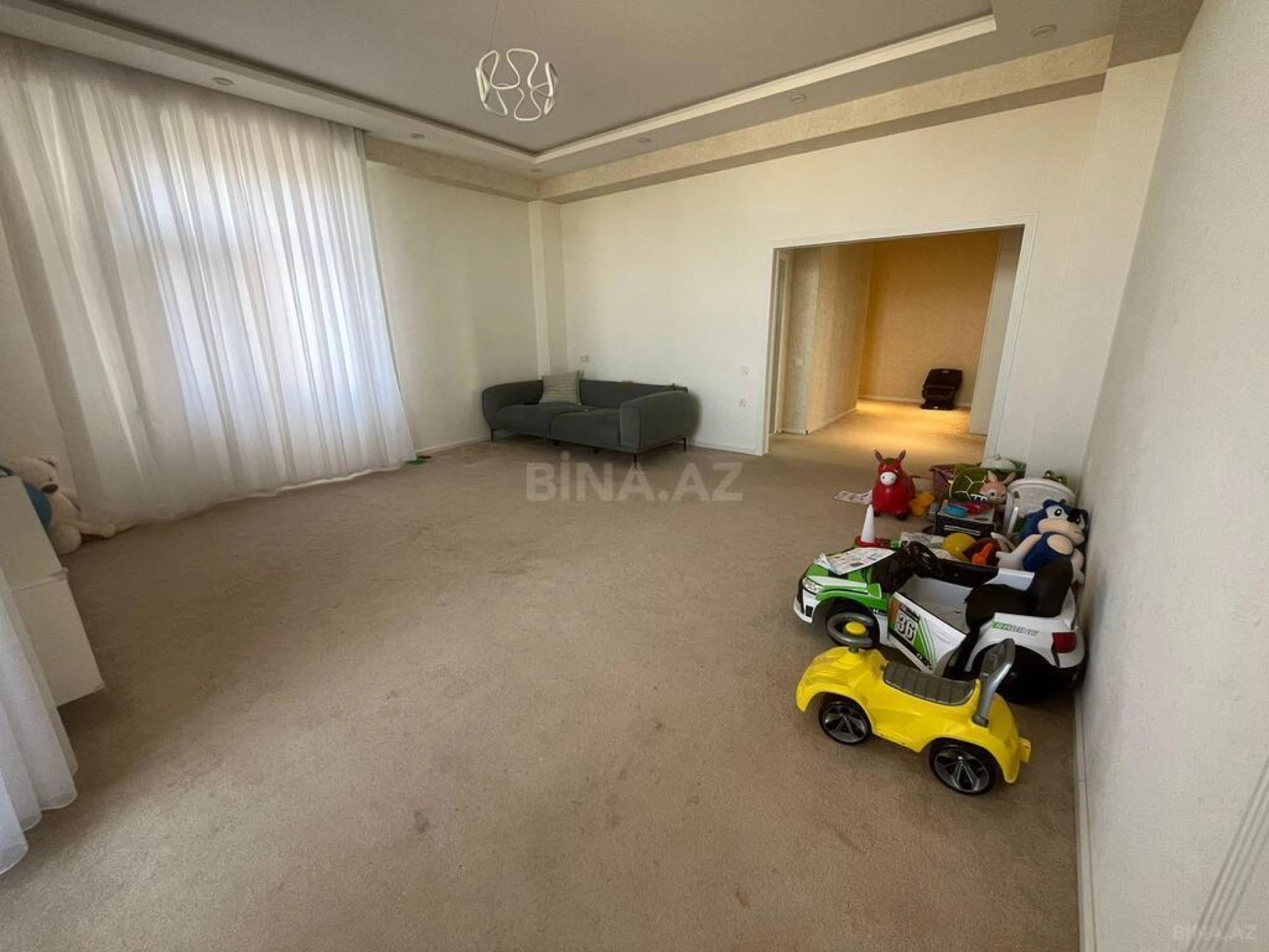 Satılır 3 otaqlı mənzil 123 m²