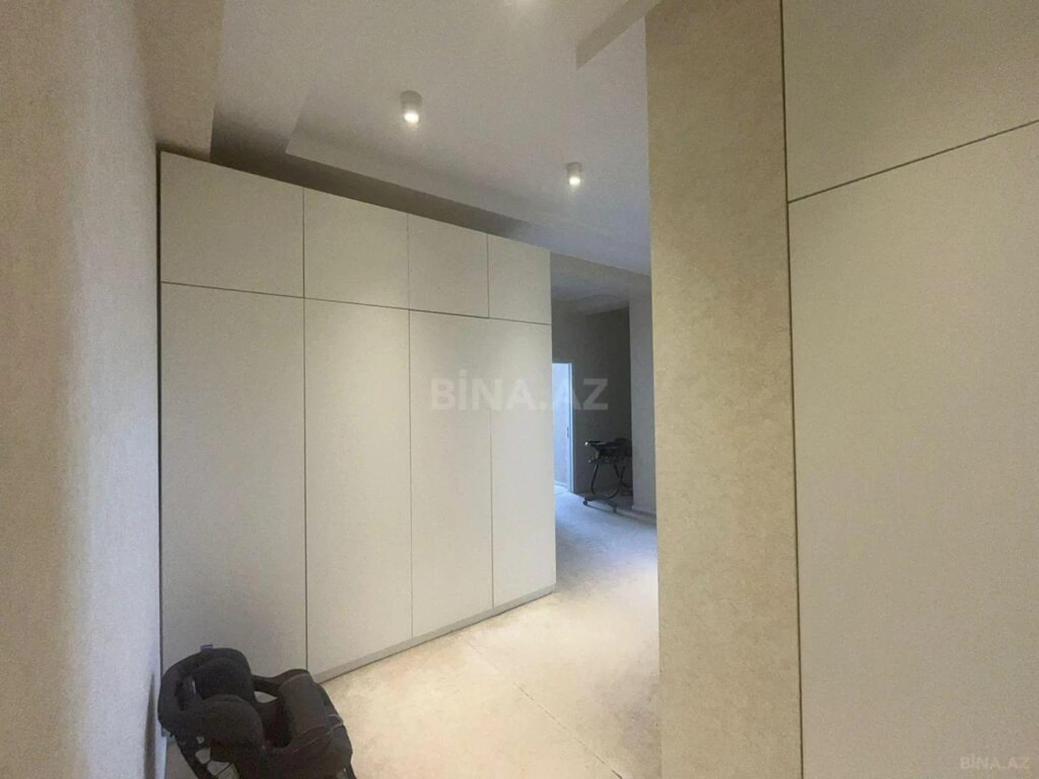 Satılır 3 otaqlı mənzil 123 m²