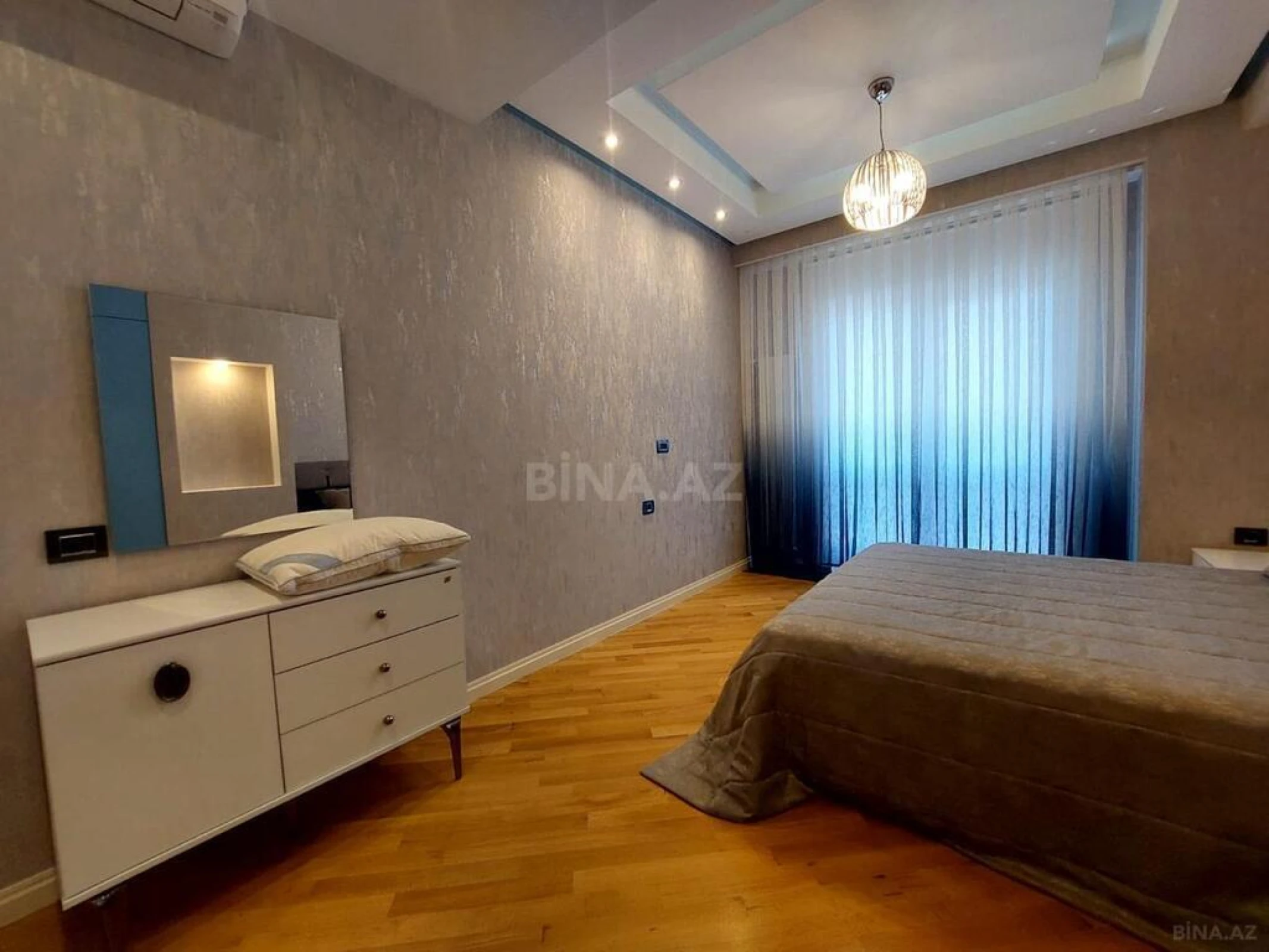 Kirayə verilir 3 otaqlı mənzil 135 m²