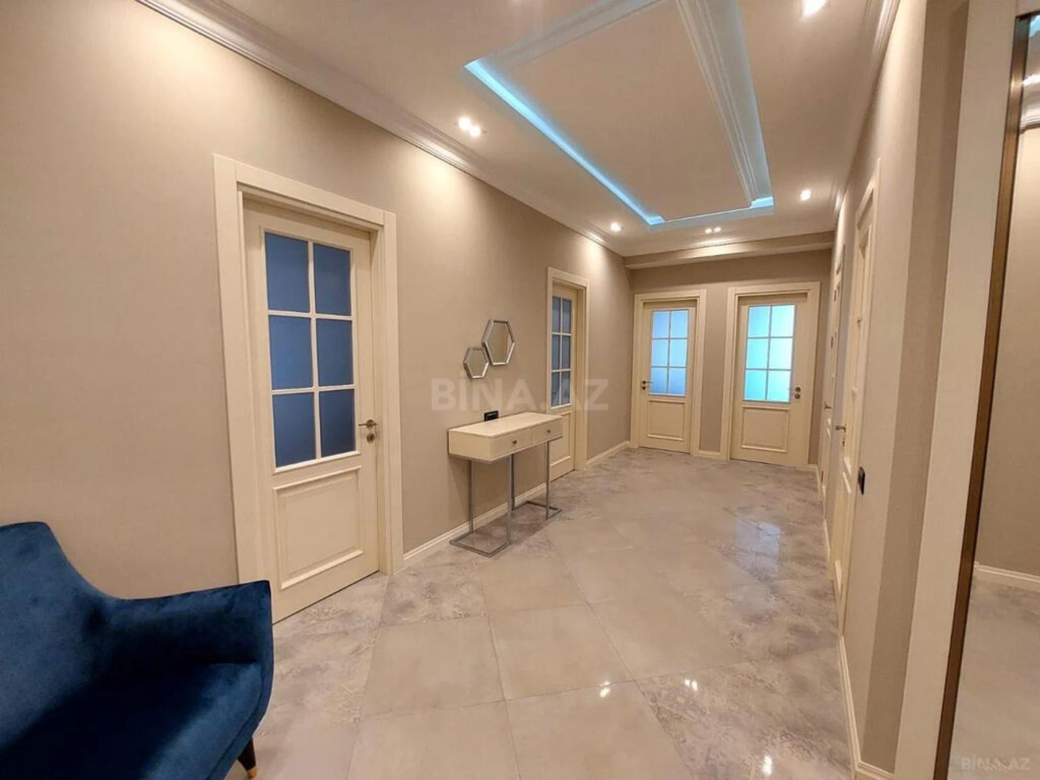 Kirayə verilir 3 otaqlı mənzil 135 m²