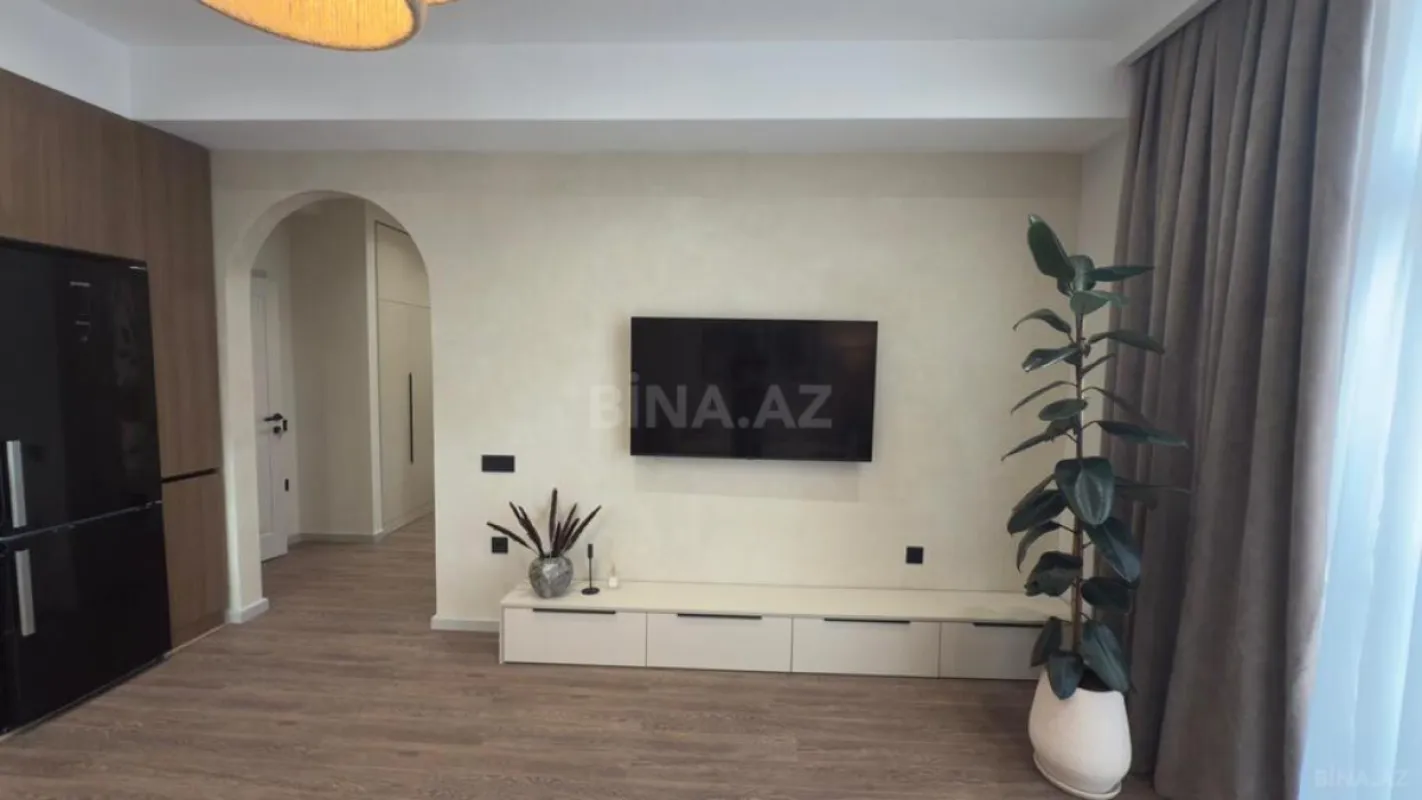 Satılır 2 otaqlı mənzil 61 m²