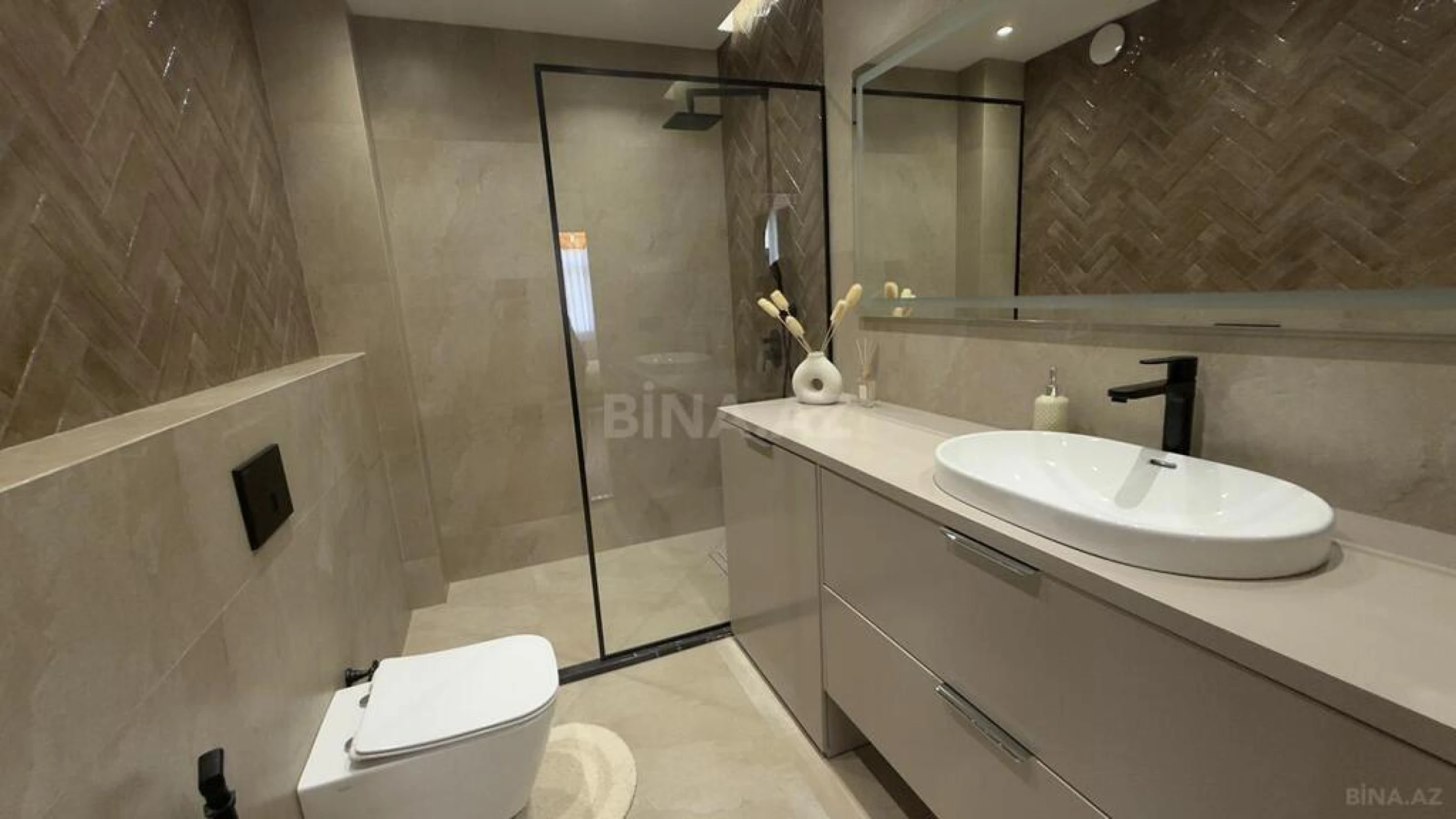 Satılır 2 otaqlı mənzil 61 m²