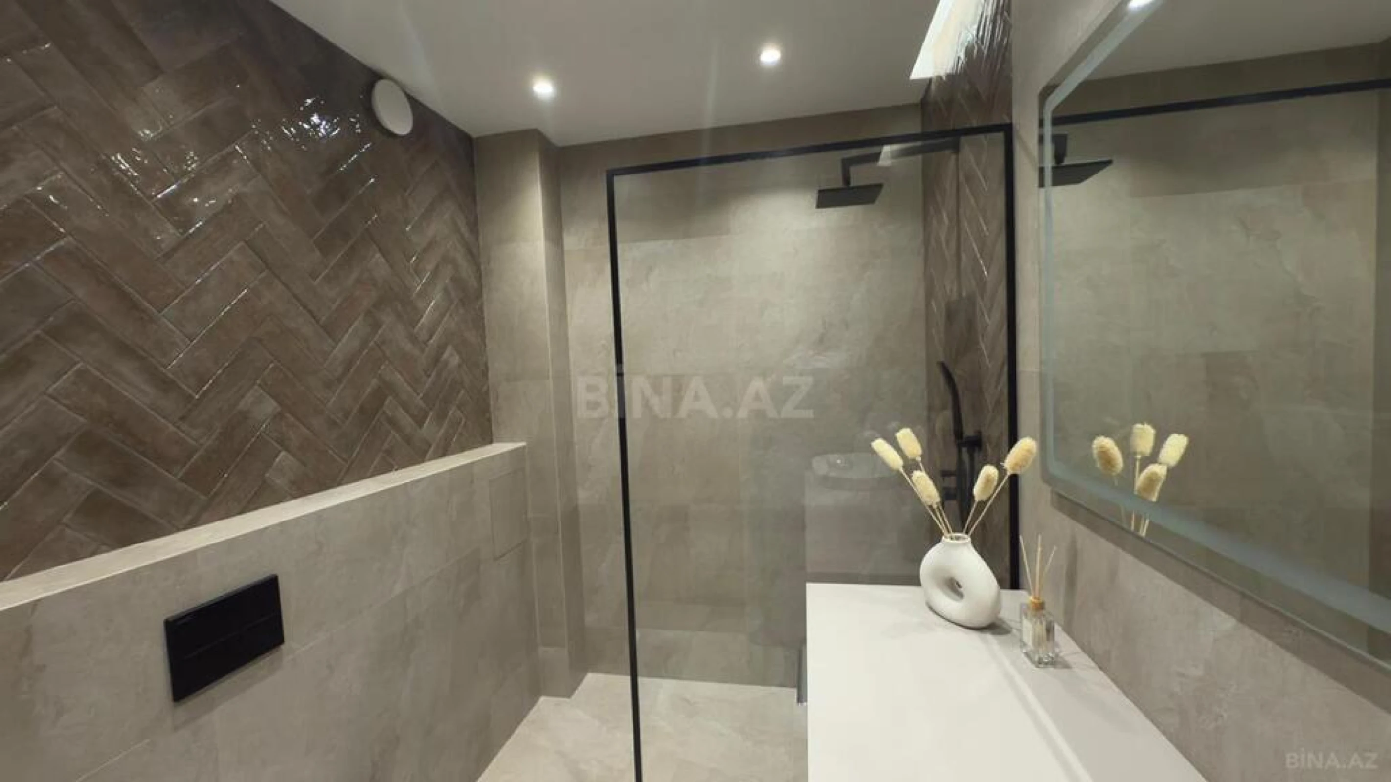 Satılır 2 otaqlı mənzil 61 m²