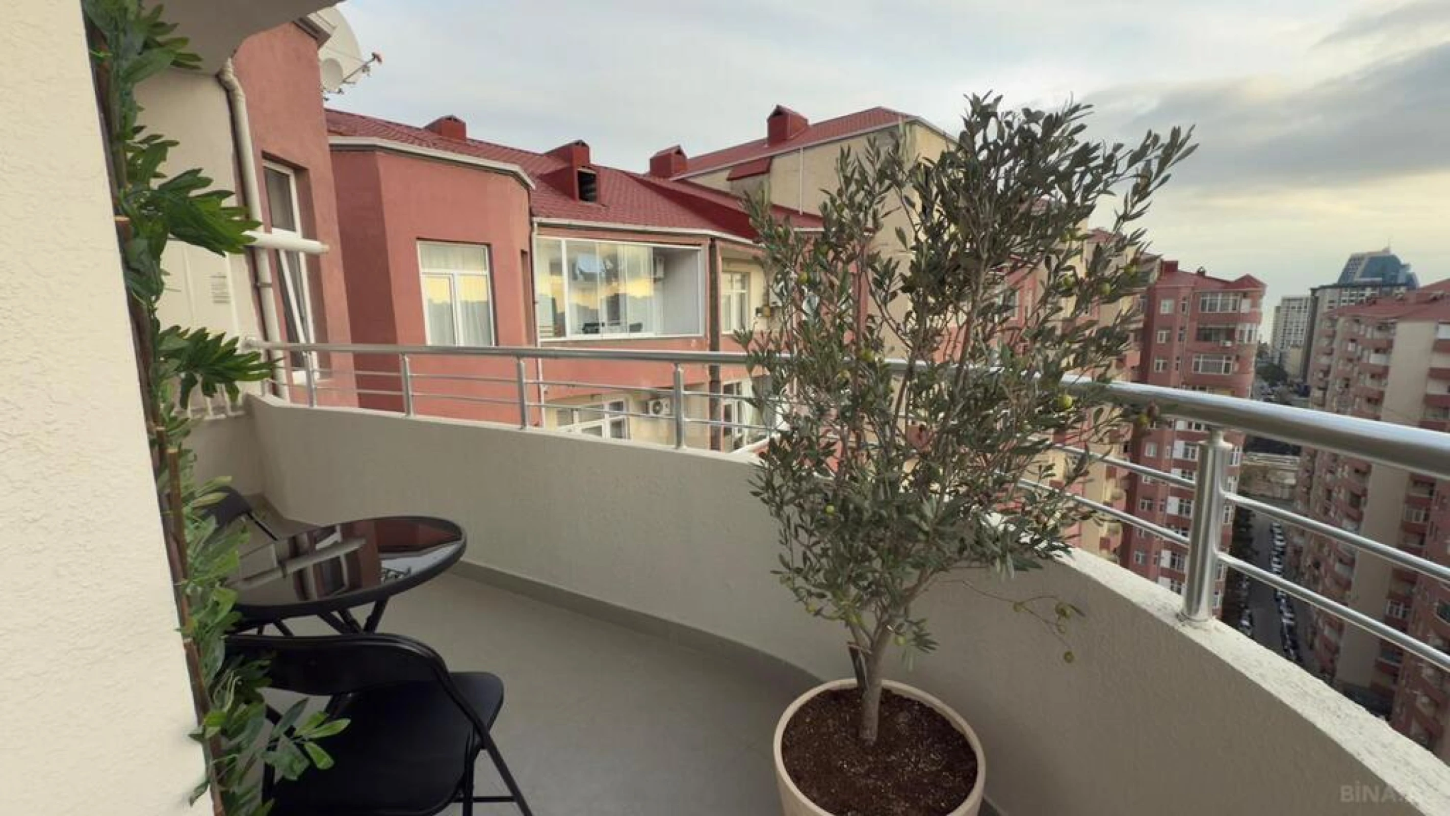Satılır 2 otaqlı mənzil 61 m²