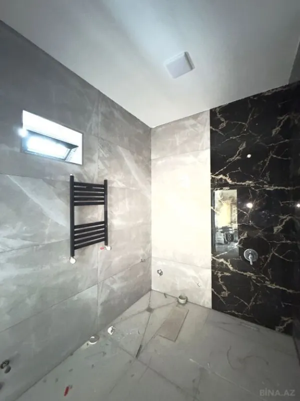 Satılır 4 otaqlı həyət evi 200 m²