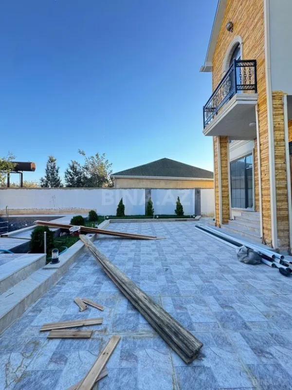 Satılır 4 otaqlı həyət evi 200 m²