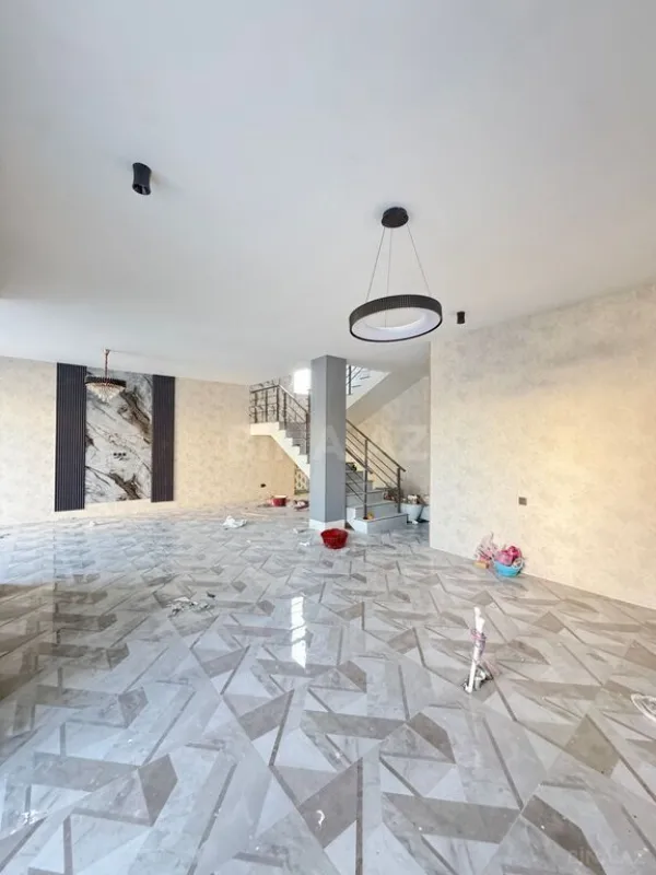Satılır 4 otaqlı həyət evi 200 m²