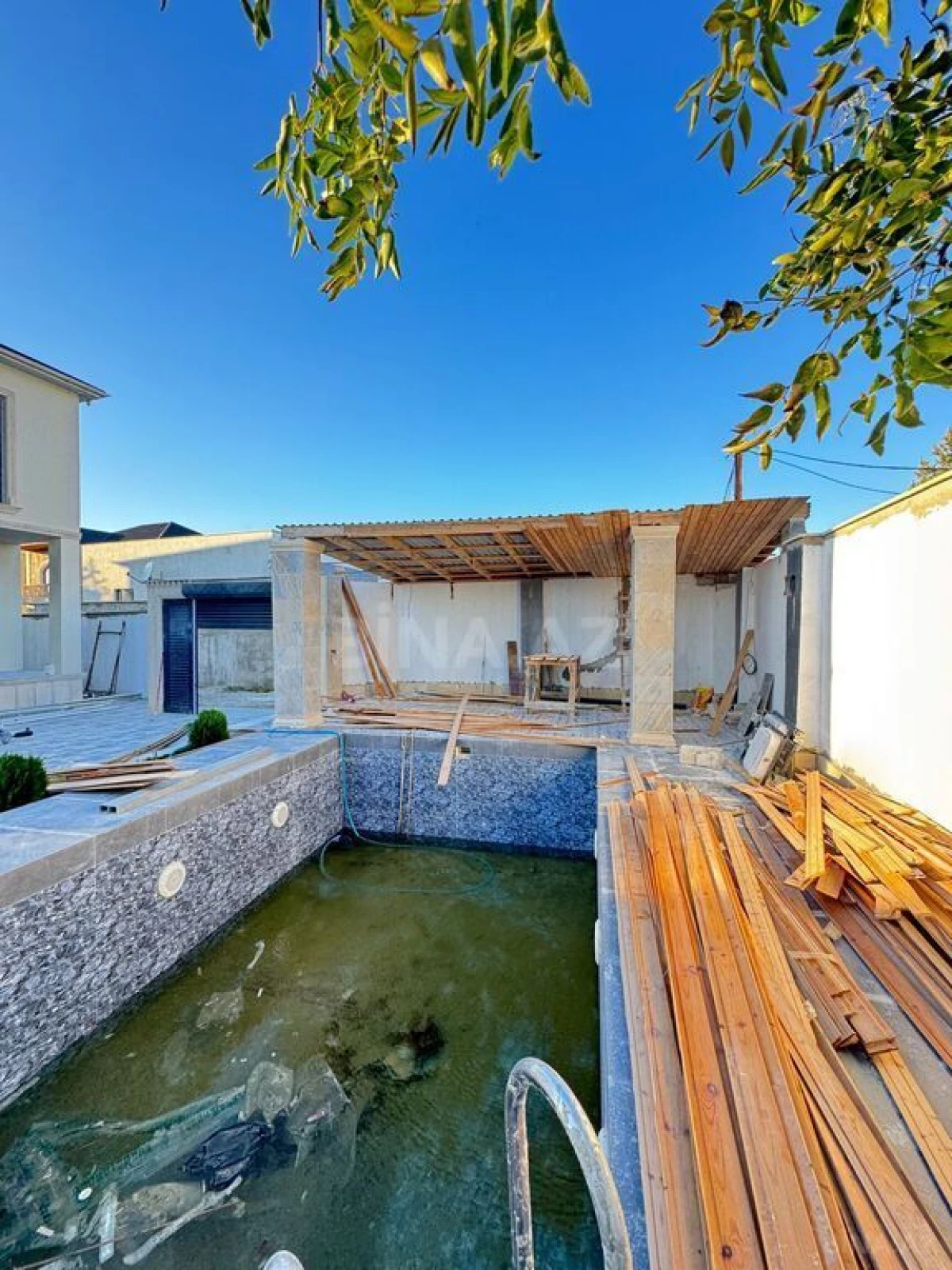 Satılır 4 otaqlı həyət evi 200 m²