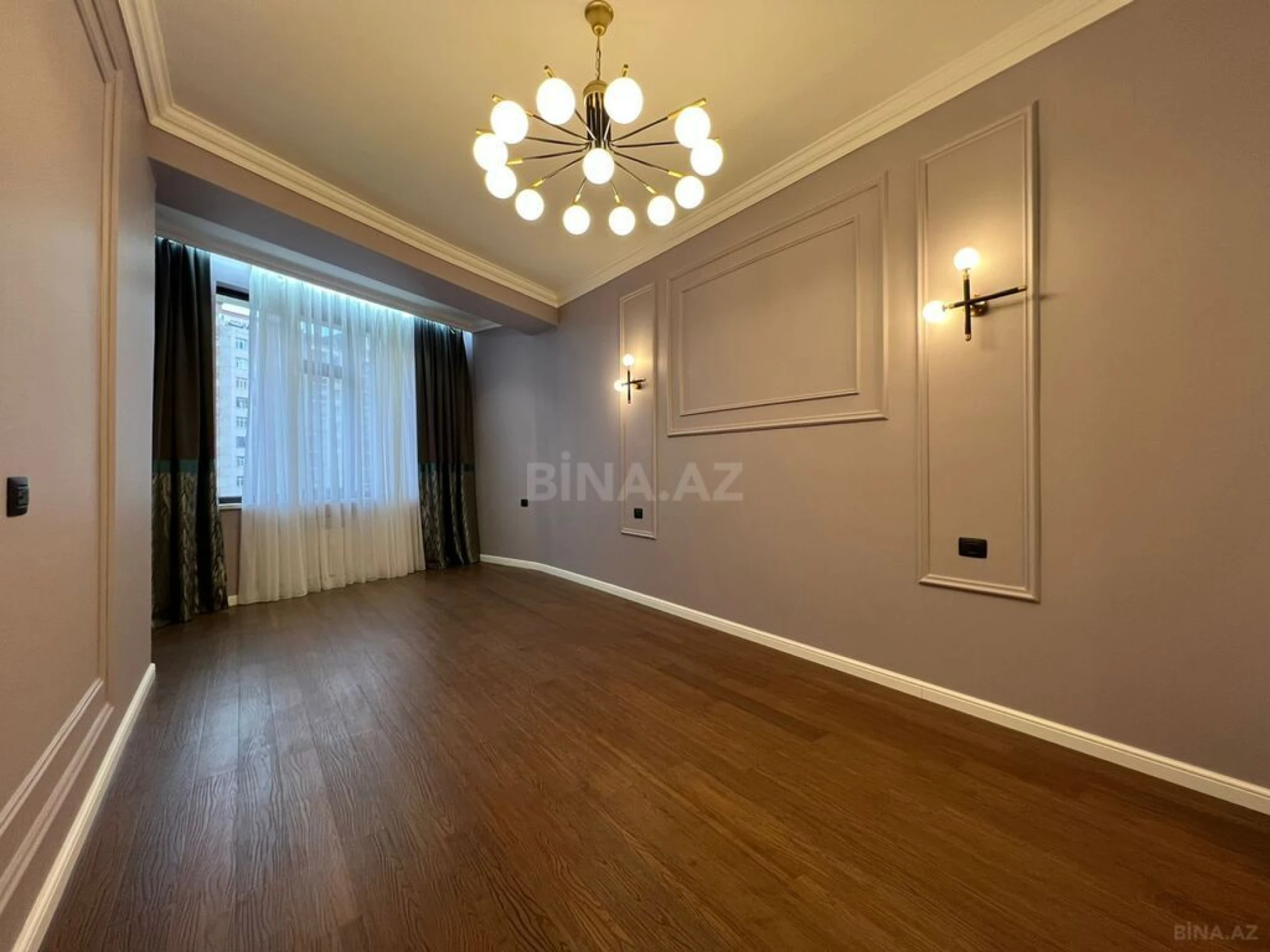 Satılır 4 otaqlı mənzil 168 m²