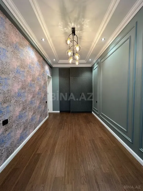 Satılır 4 otaqlı mənzil 168 m²