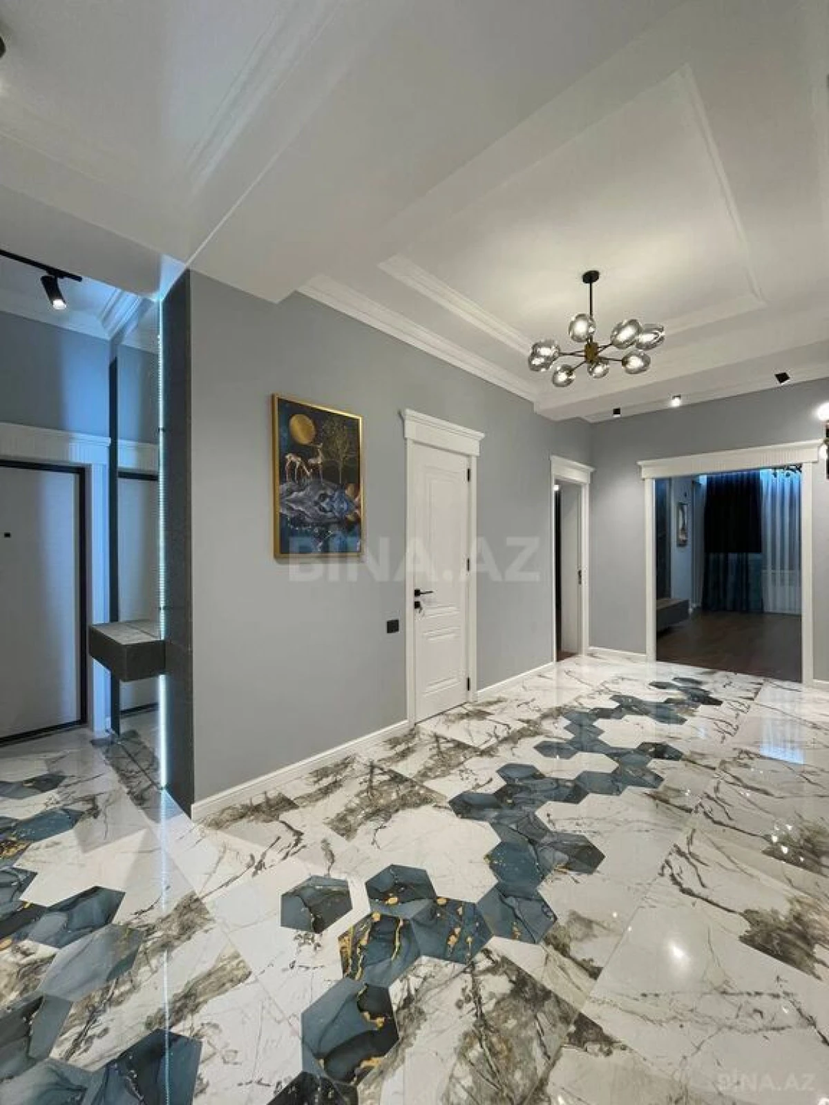 Satılır 4 otaqlı mənzil 168 m²