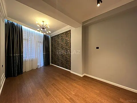 Satılır 4 otaqlı mənzil 168 m²