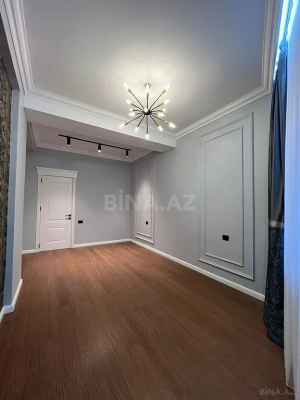 Satılır 4 otaqlı mənzil 168 m²