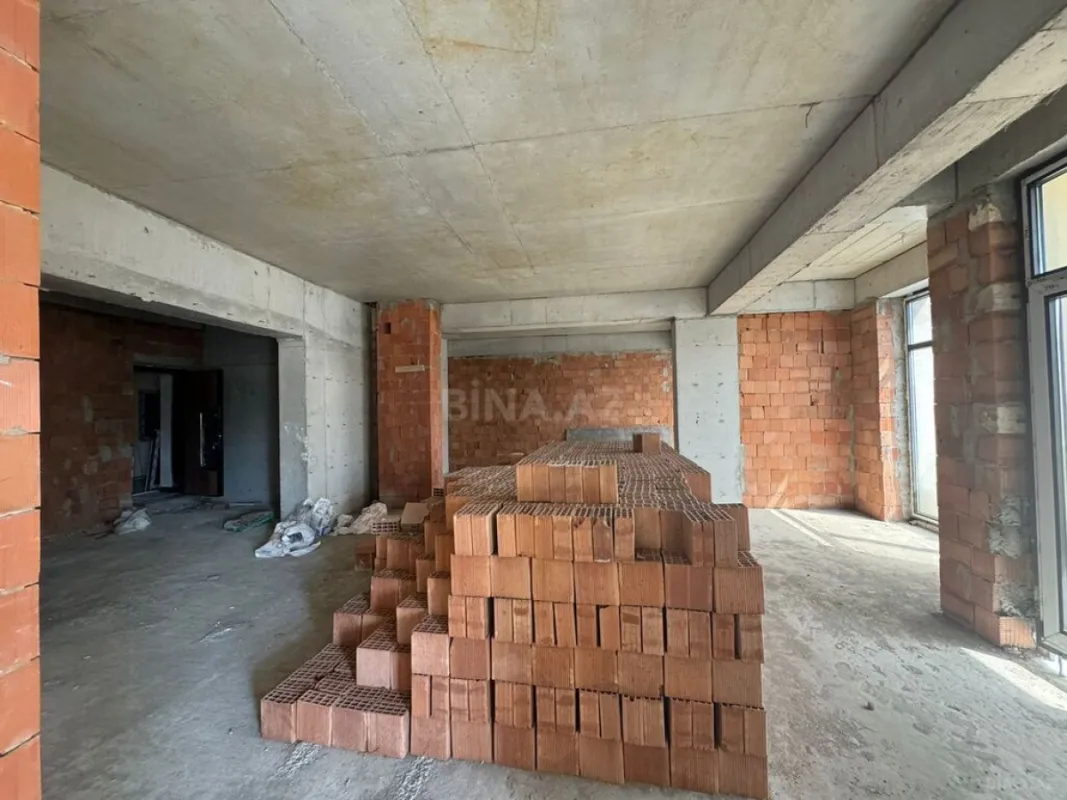 Satılır 3 otaqlı mənzil 157 m²