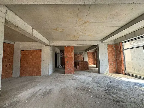 Satılır 3 otaqlı mənzil 157 m²