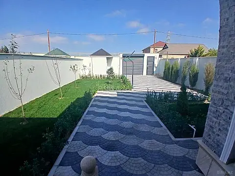 Satılır 4 otaqlı həyət evi 140 m²