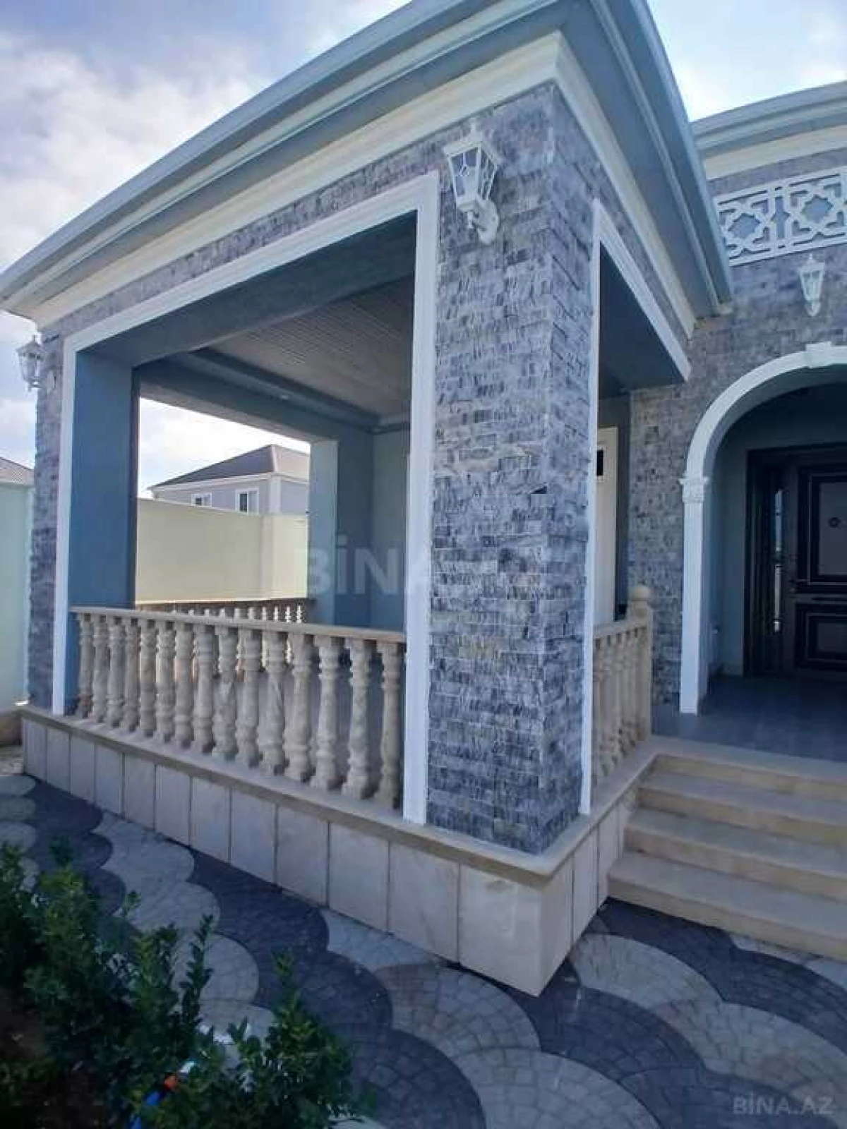 Satılır 4 otaqlı həyət evi 140 m²