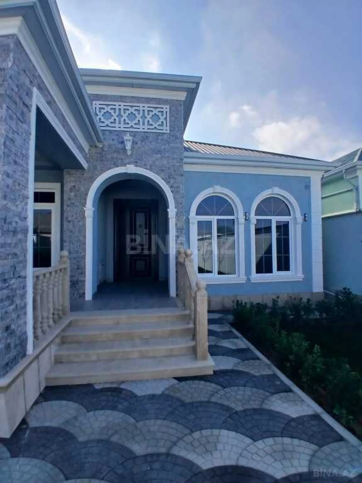 Satılır 4 otaqlı həyət evi 140 m²