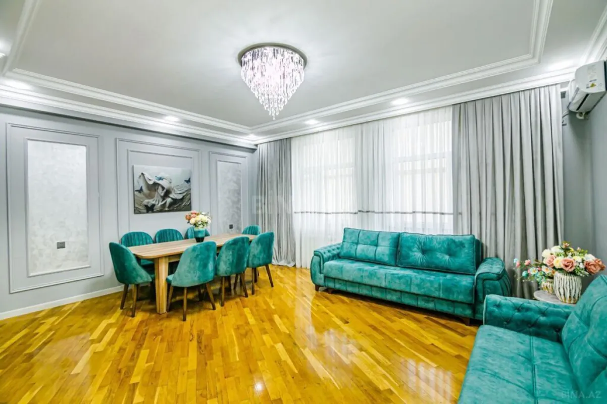 Satılır 7 otaqlı mənzil 210 m²