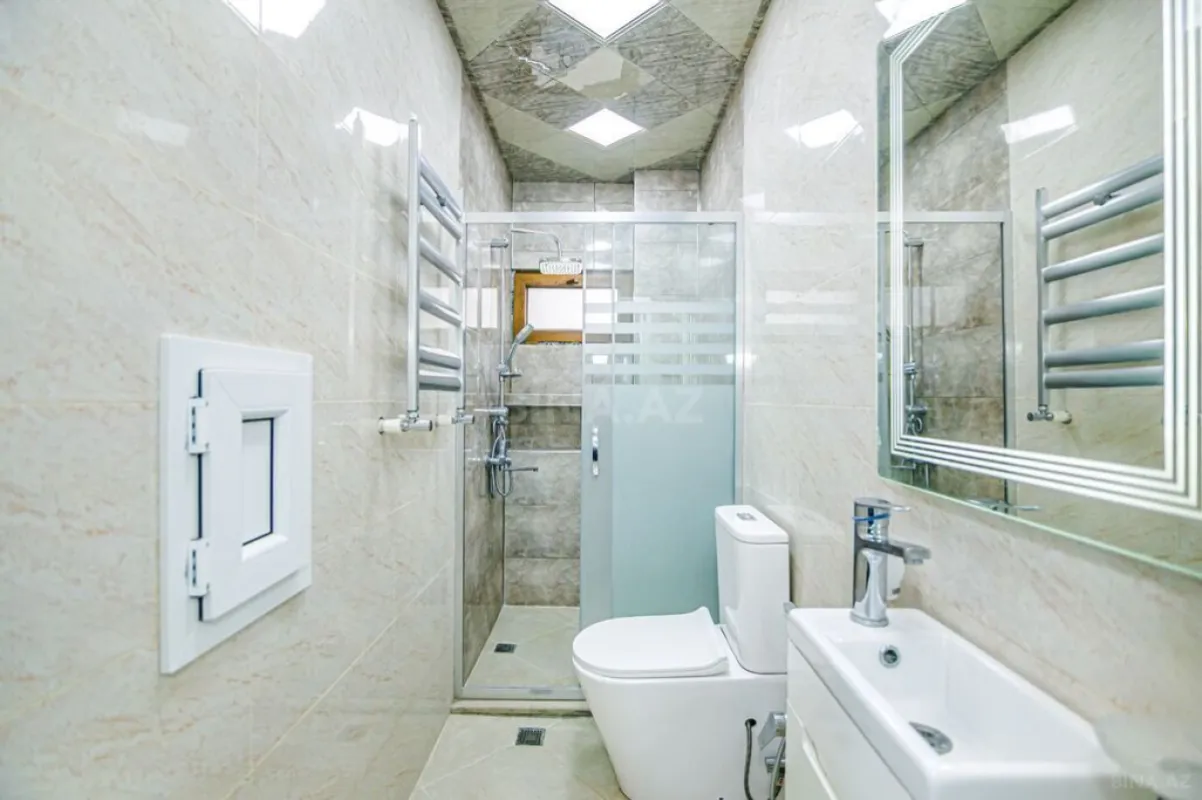 Satılır 7 otaqlı mənzil 210 m²