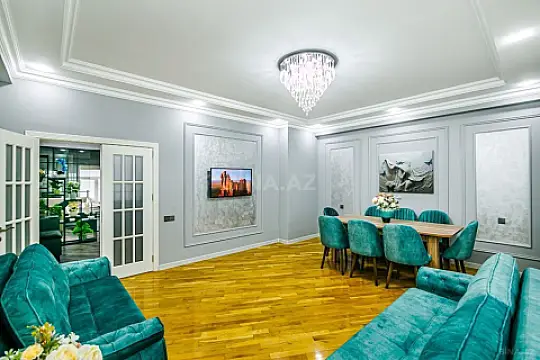 Satılır 7 otaqlı mənzil 210 m²