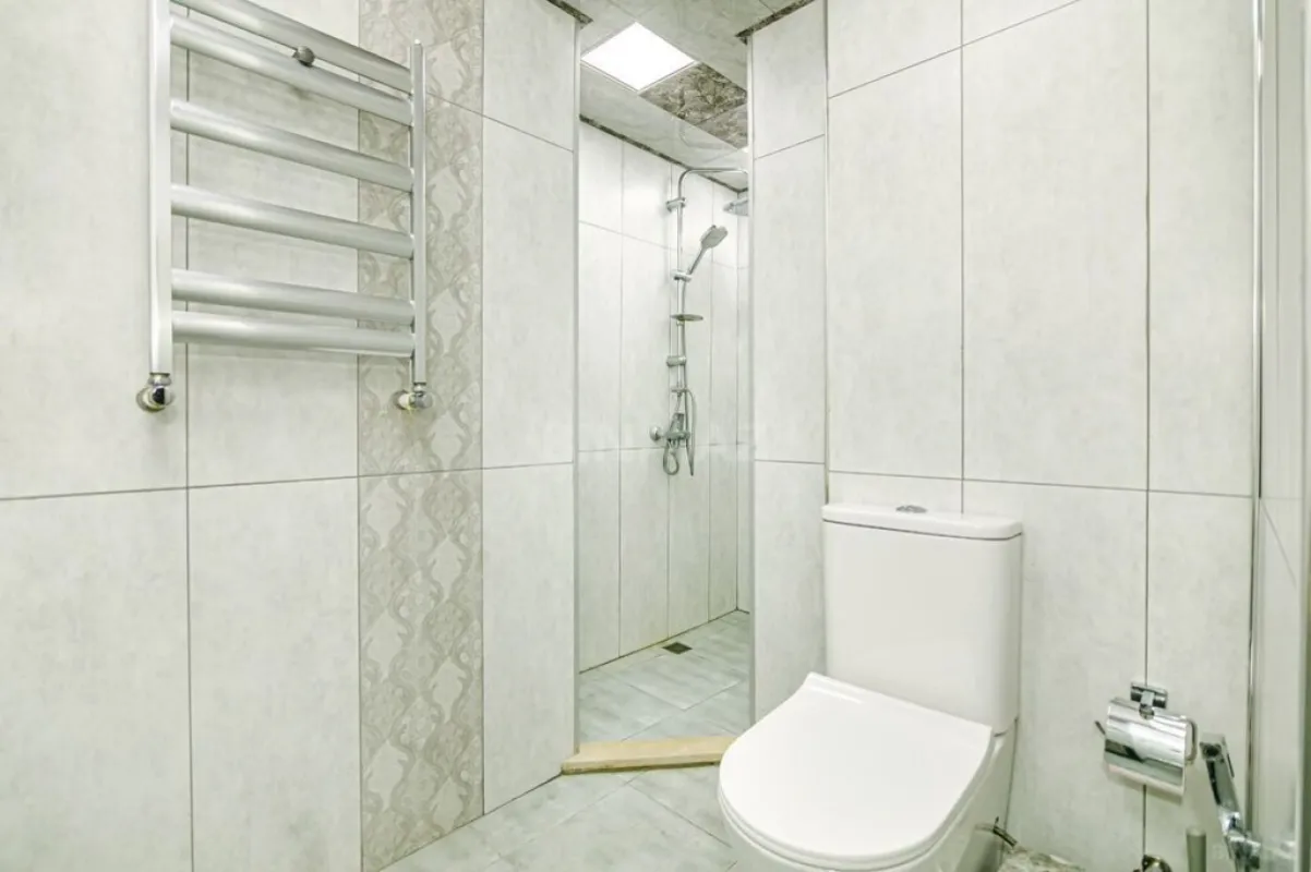 Satılır 7 otaqlı mənzil 210 m²