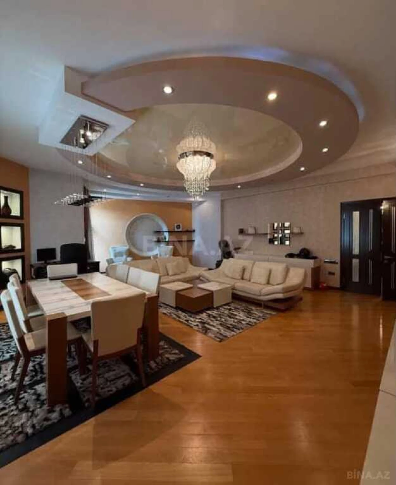 Satılır 3 otaqlı mənzil 141 m²