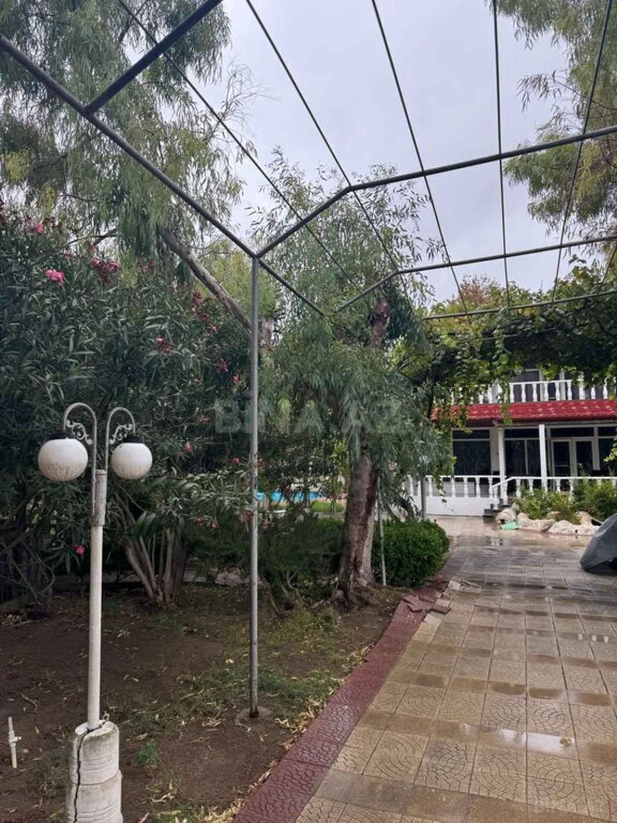 Satılır 6 otaqlı həyət evi 200 m²