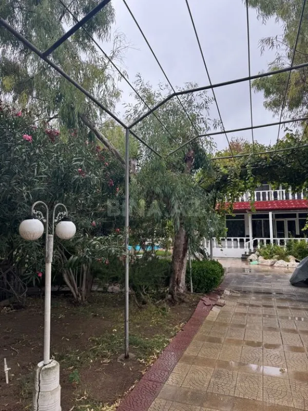 Satılır 6 otaqlı həyət evi 200 m²