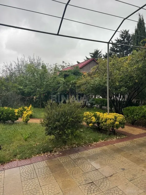 Satılır 6 otaqlı həyət evi 200 m²