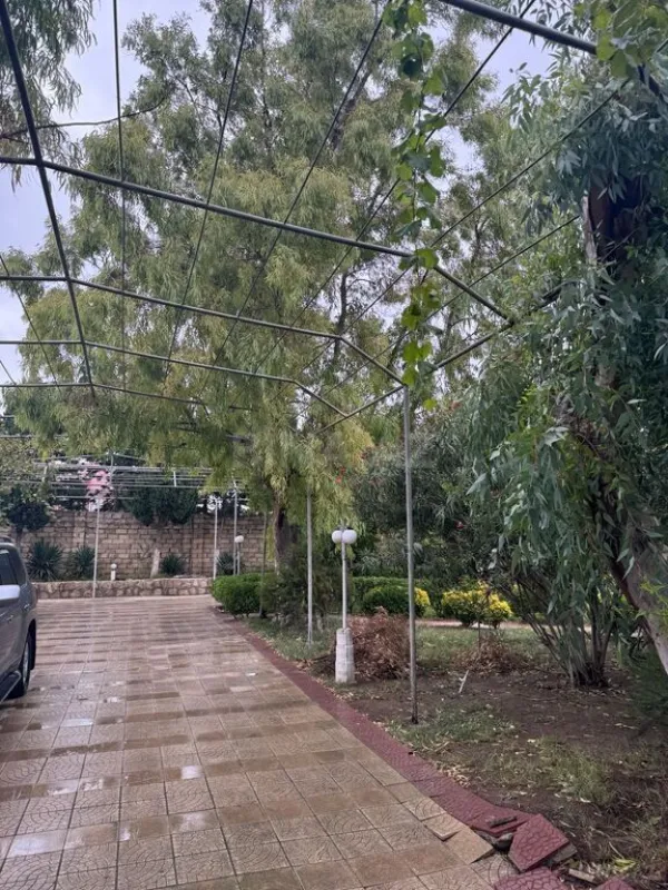 Satılır 6 otaqlı həyət evi 200 m²