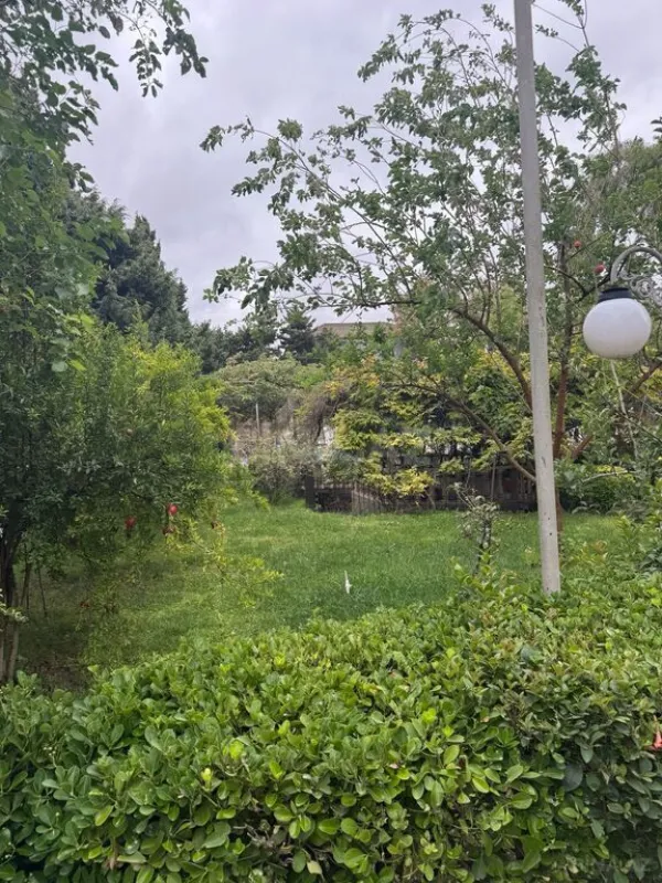 Satılır 6 otaqlı həyət evi 200 m²