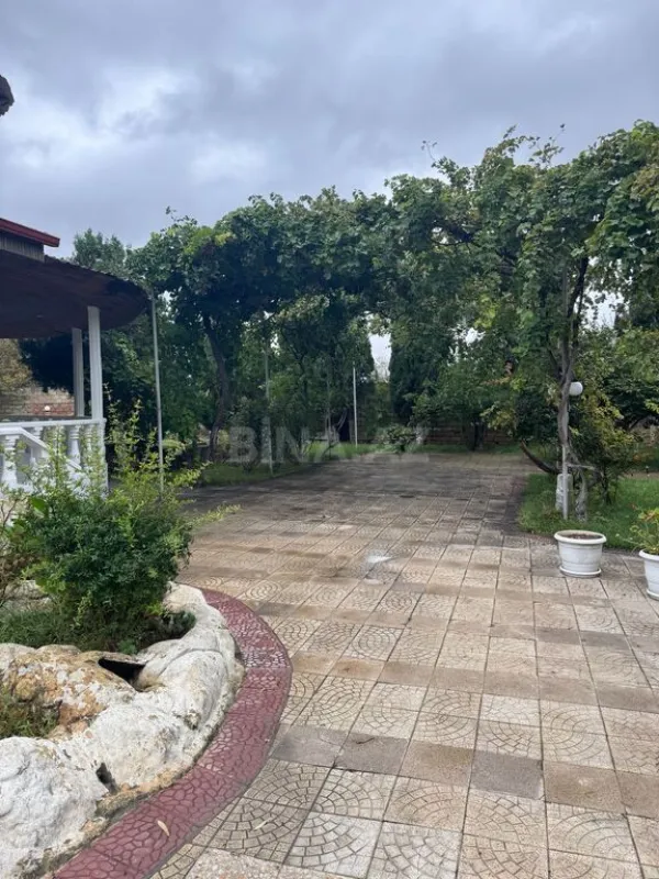 Satılır 6 otaqlı həyət evi 200 m²