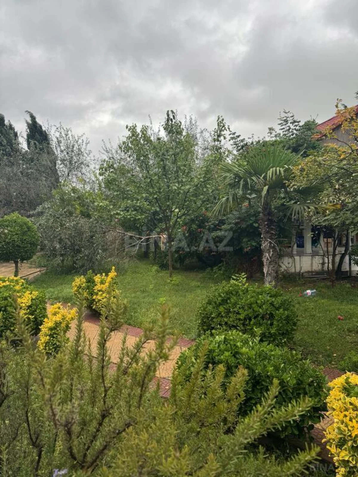 Satılır 6 otaqlı həyət evi 200 m²