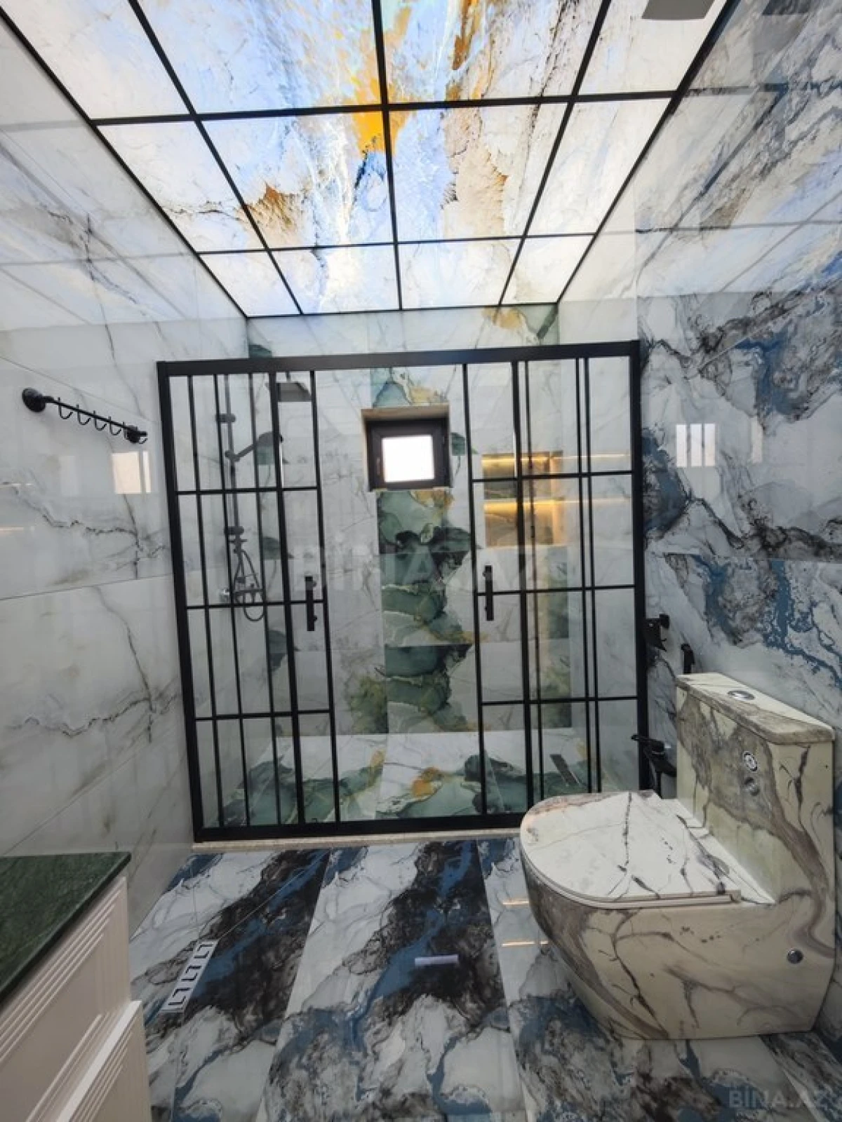 Satılır 5 otaqlı həyət evi 200 m²