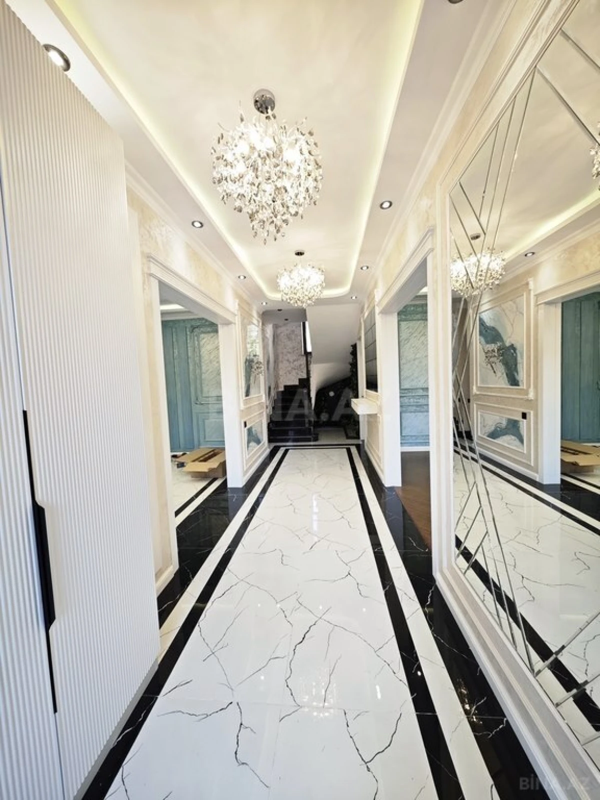 Satılır 5 otaqlı həyət evi 200 m²