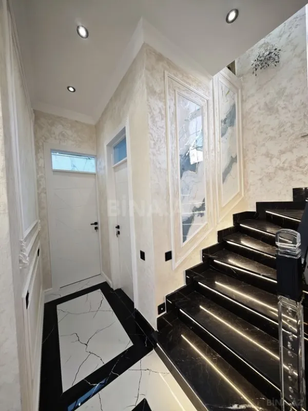 Satılır 5 otaqlı həyət evi 200 m²