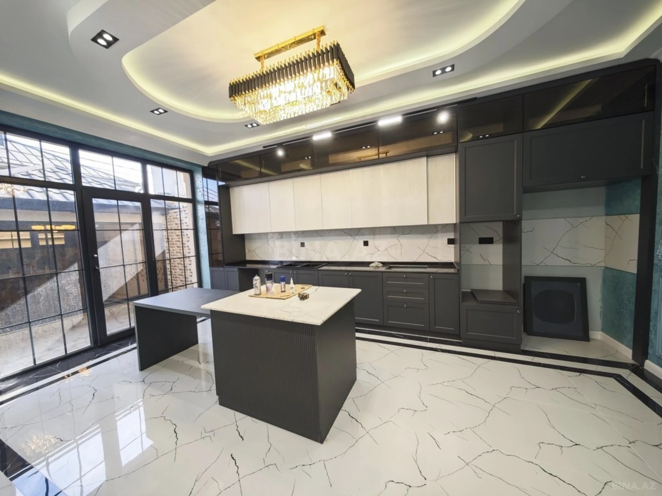 Satılır 5 otaqlı həyət evi 200 m²