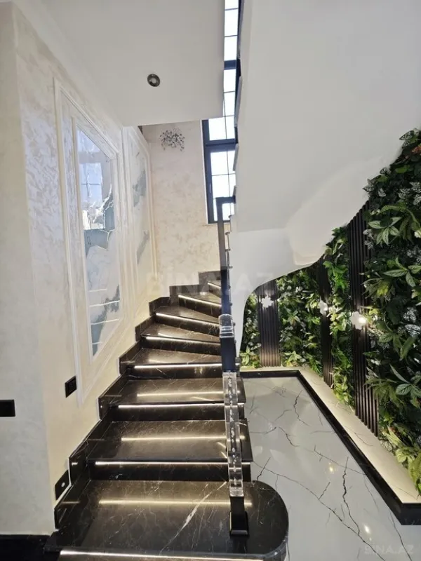 Satılır 5 otaqlı həyət evi 200 m²