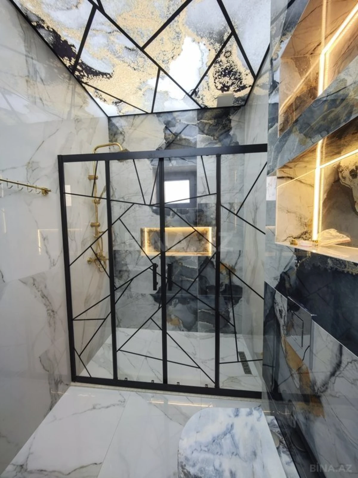 Satılır 5 otaqlı həyət evi 200 m²