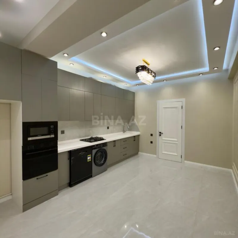 Satılır 3 otaqlı mənzil 132 m²