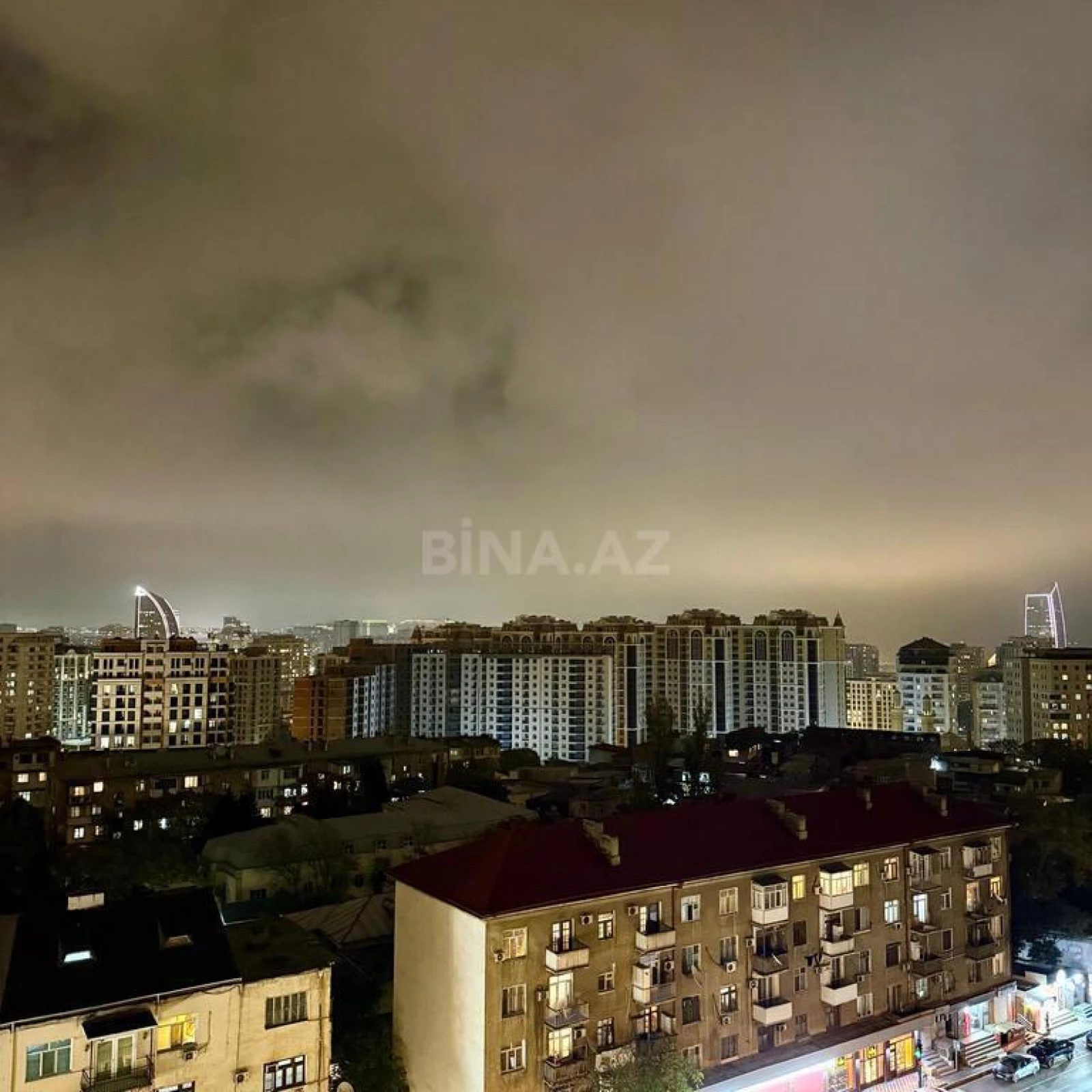Satılır 3 otaqlı mənzil 132 m²