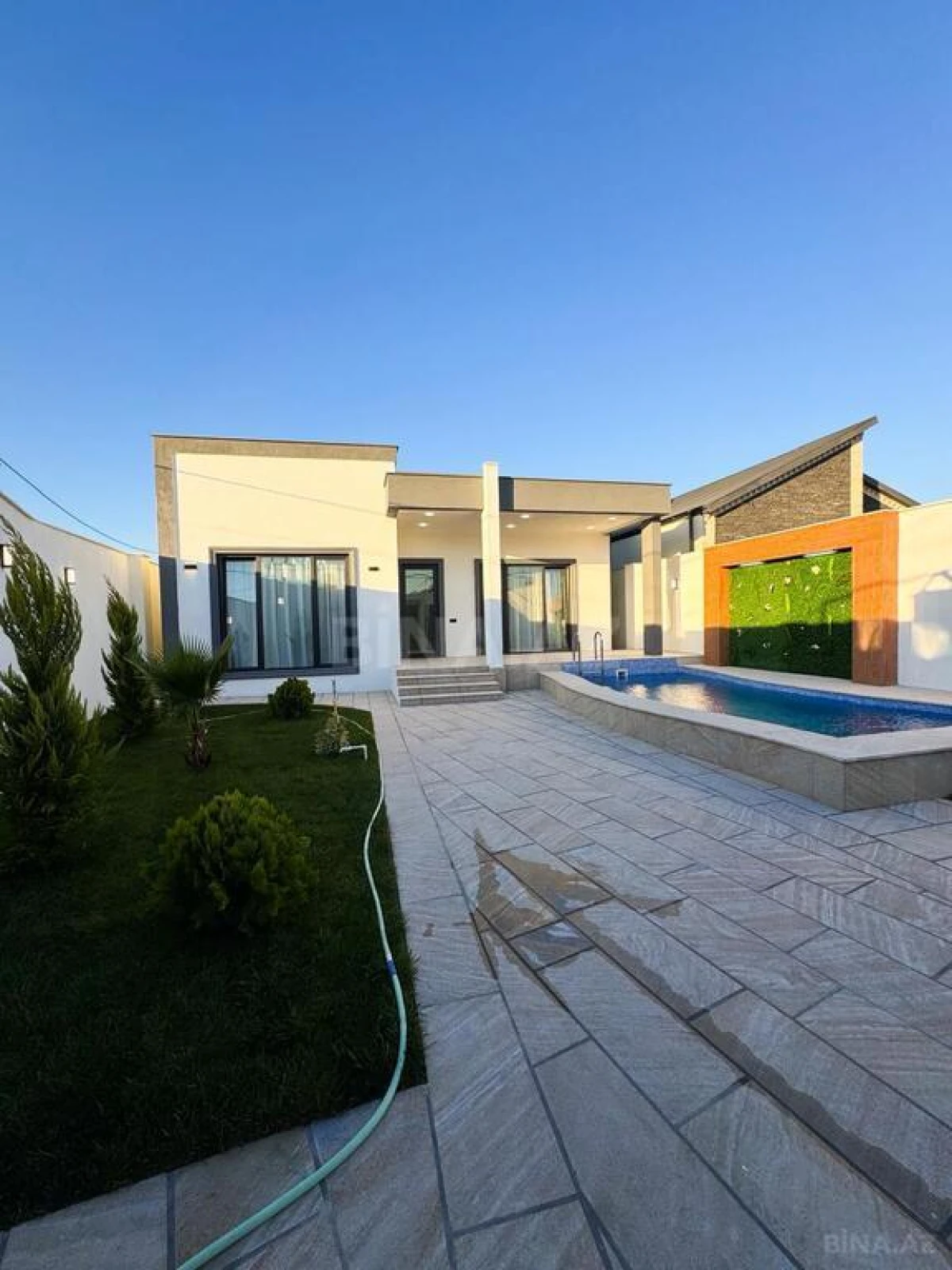 Satılır 4 otaqlı həyət evi 145 m²