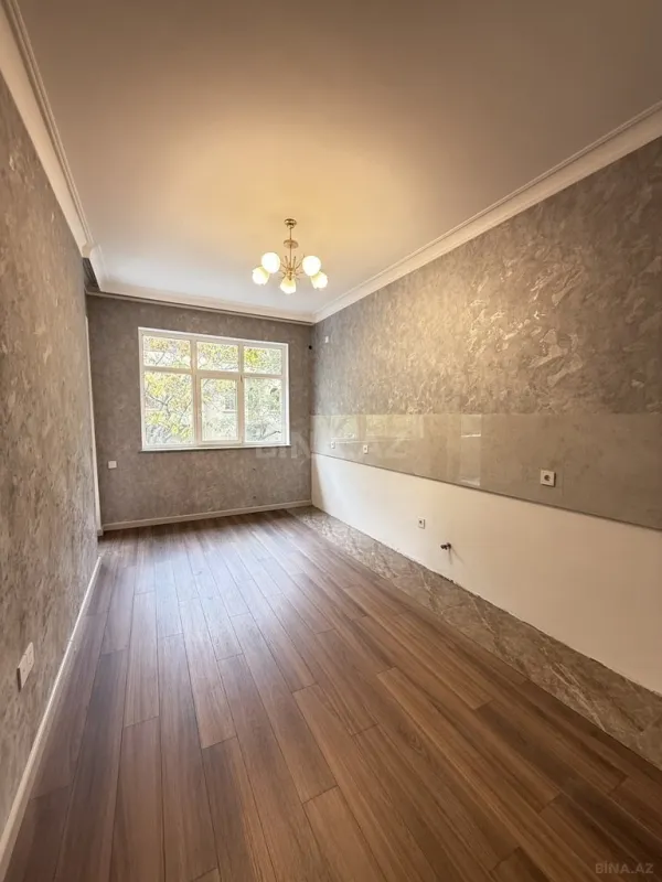 Satılır 4 otaqlı ofis 180 m²