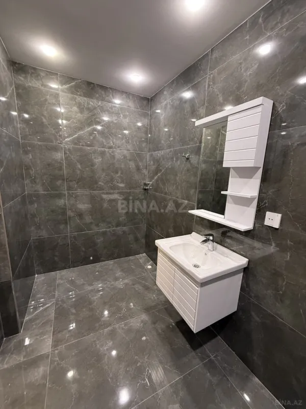 Satılır 4 otaqlı ofis 180 m²