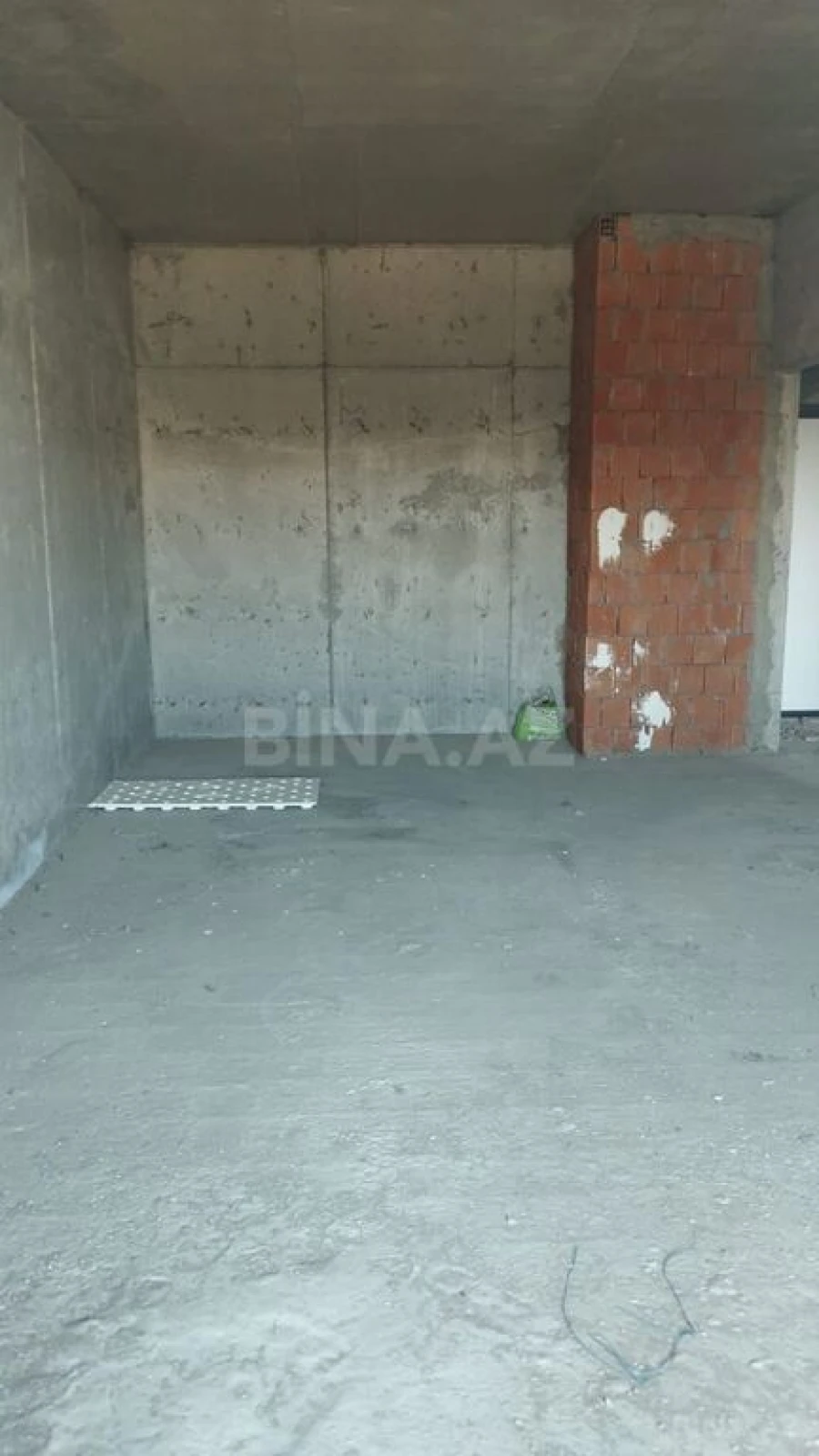 Satılır 3 otaqlı mənzil 111 m²
