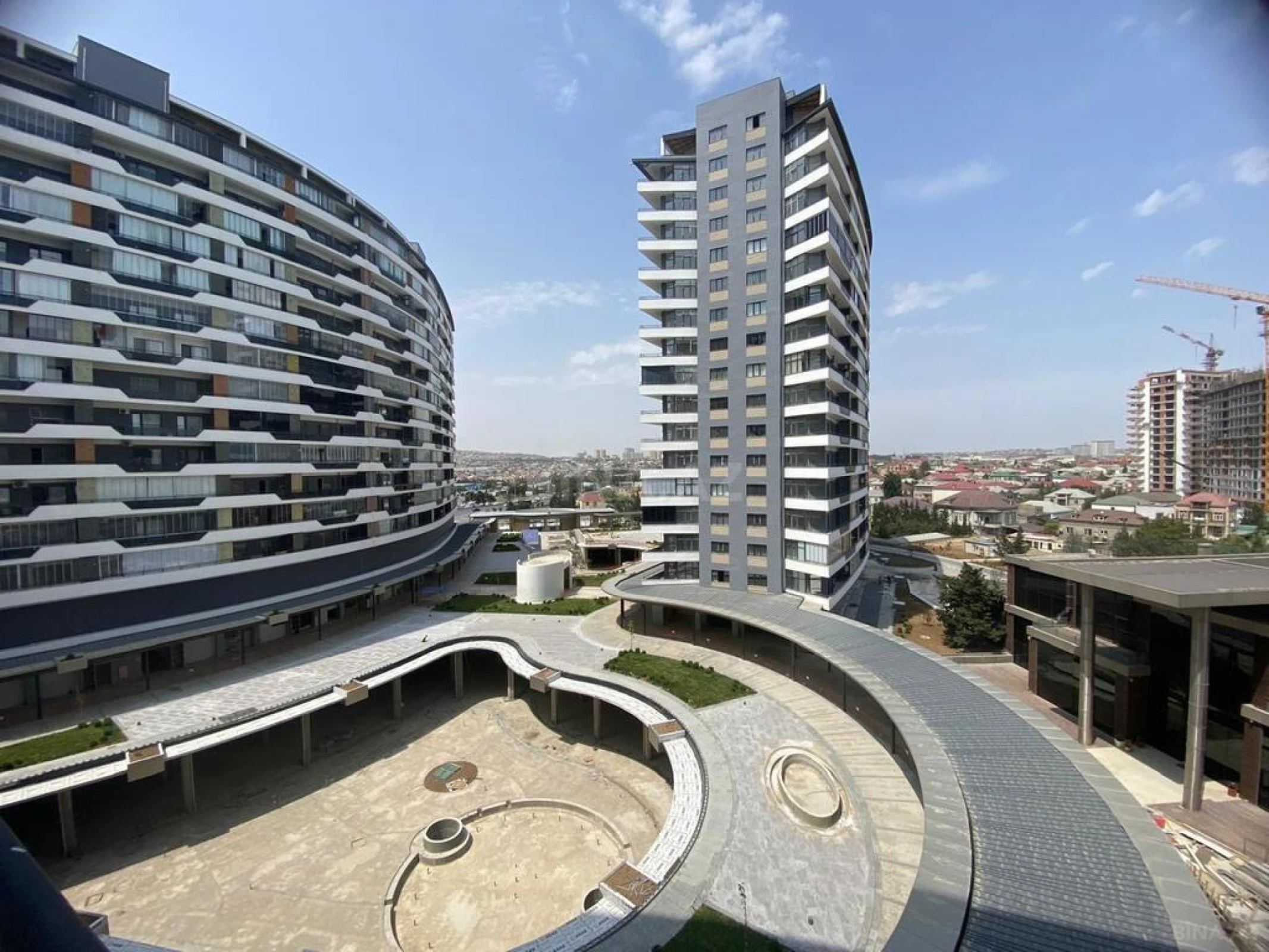 Satılır 3 otaqlı mənzil 111 m²