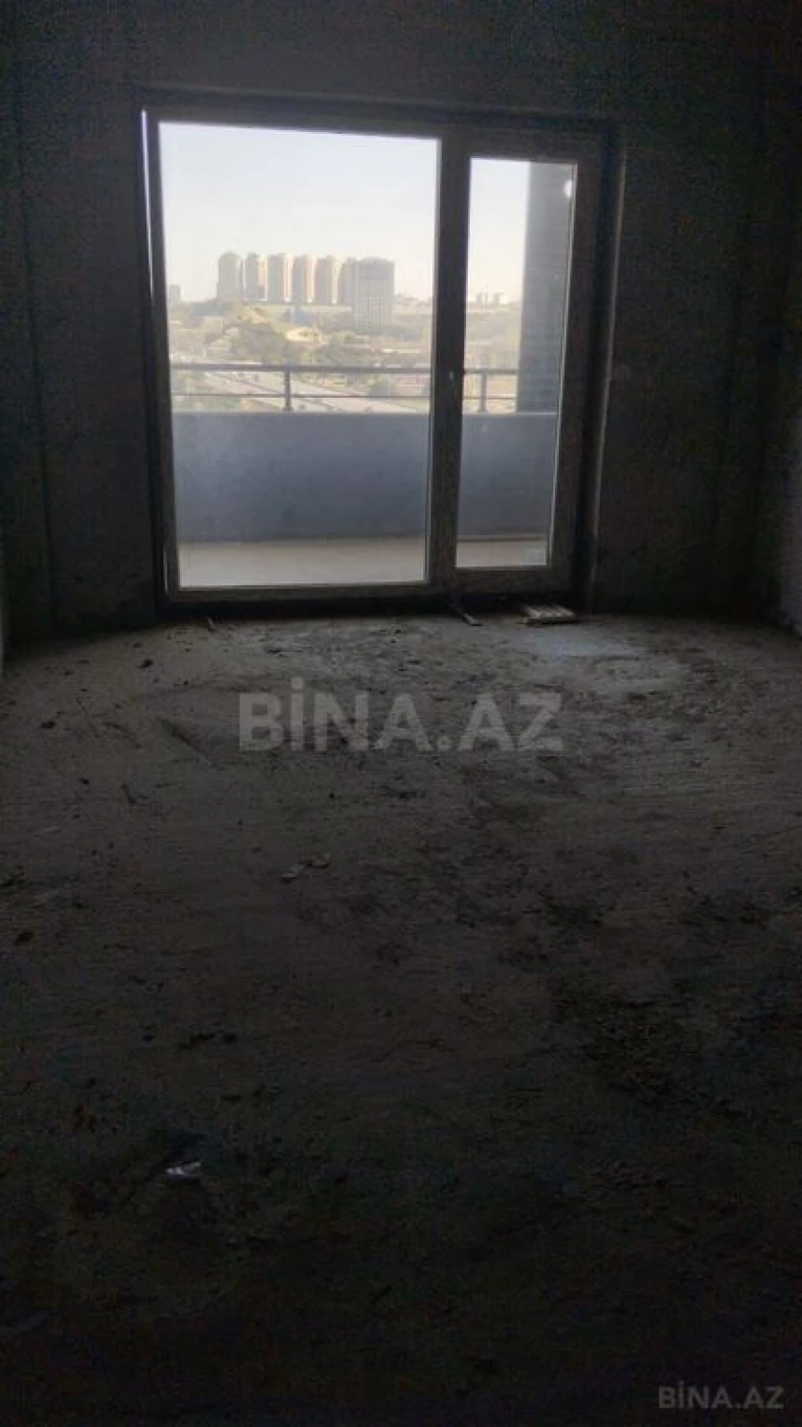 Satılır 3 otaqlı mənzil 111 m²