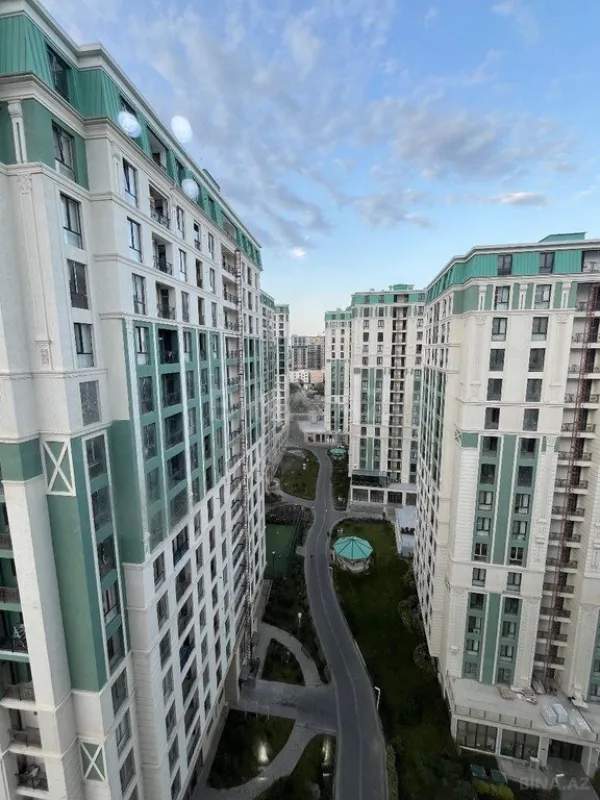 Satılır 3 otaqlı mənzil 140 m²