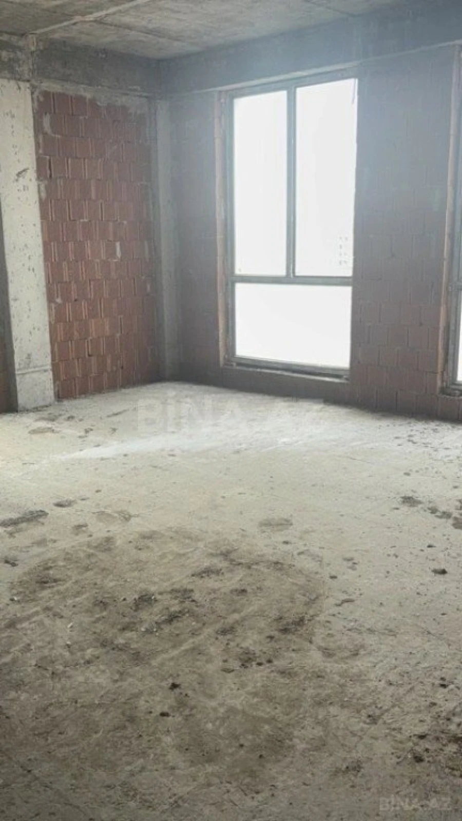Satılır 3 otaqlı mənzil 140 m²